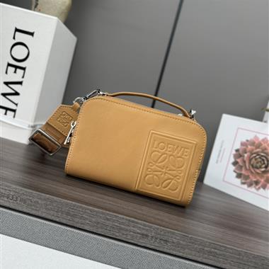 LOEWE   2025新款男生時尚包包  尺寸：18*7*13CM