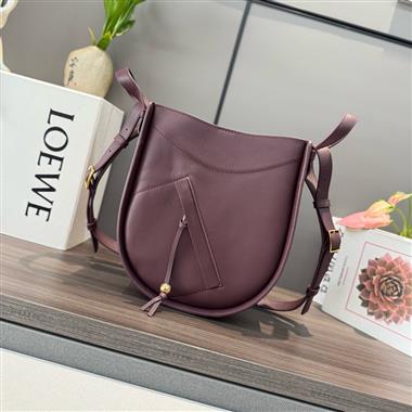 LOEWE   2025新款女生時尚包包  尺寸：21*25*10CM
