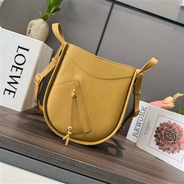 LOEWE   2025新款女生時尚包包  尺寸：21*25*10CM