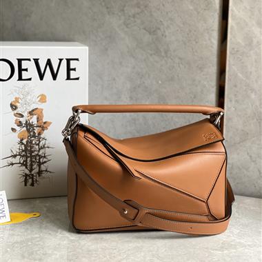 LOEWE   2025新款女生時尚包包  尺寸：30*12*19CM