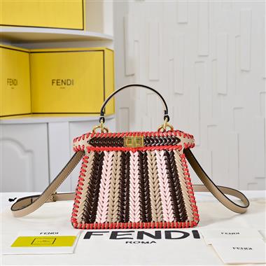 FENDI   2025新款女生時尚包包  尺寸：27*15*6CM