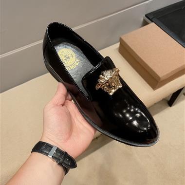 VERSACE   2025新款男生休閒時尚鞋子
