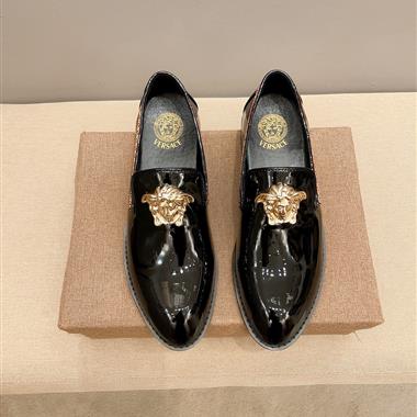 VERSACE  2025新款男生休閒時尚鞋子