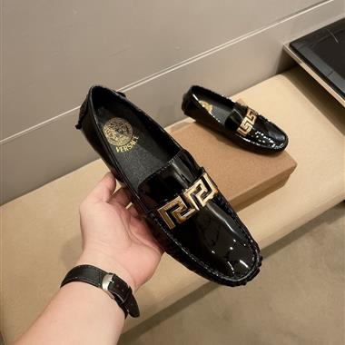 VERSACE   2025新款男生休閒時尚鞋子