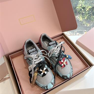 MIUMIU   2025新款女生休閒時尚鞋子