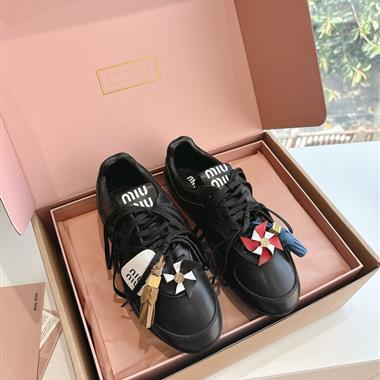 MIUMIU   2025新款女生休閒時尚鞋子