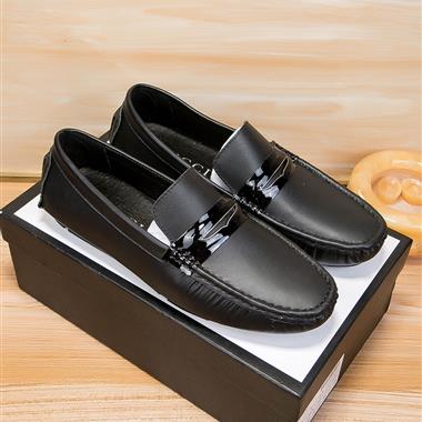 GUCCI    2025新款男生休閒時尚鞋子
