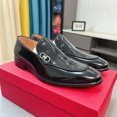 Ferragamo    2025新款男生休閒時尚鞋子