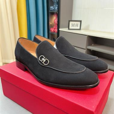 Ferragamo    2025新款男生休閒時尚鞋子