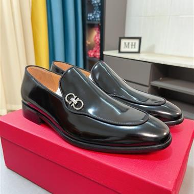 Ferragamo    2025新款男生休閒時尚鞋子