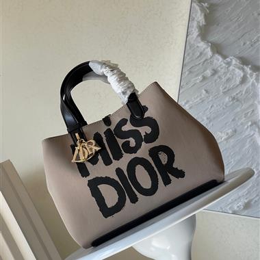 DIOR   2025新款女生時尚包包  尺寸：29*19*21CM