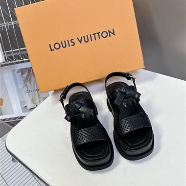 Louis Vuitton    2025新款女生休閒時尚鞋子