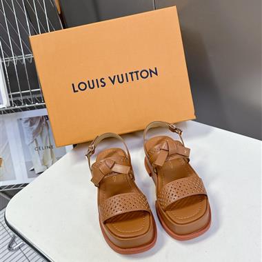 Louis Vuitton    2025新款女生休閒時尚鞋子