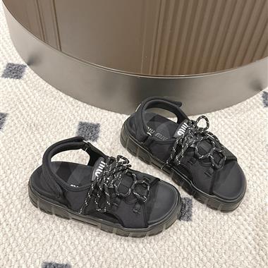 MIUMIU   2025新款女生休閒時尚鞋子