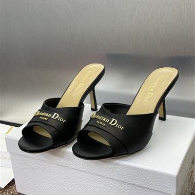 DIOR   2025新款女生休閒時尚鞋子
