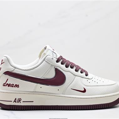 NIKE AIR FORCE 1‘07 