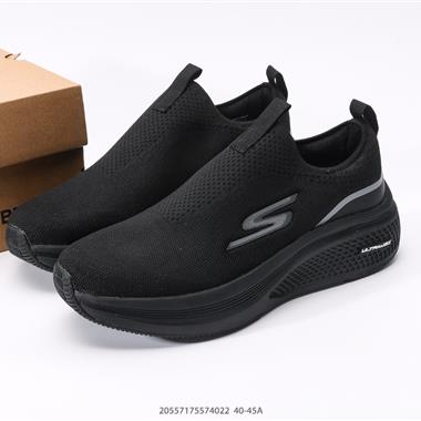 Skechers 運動跑步鞋