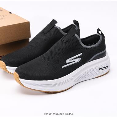Skechers 運動跑步鞋