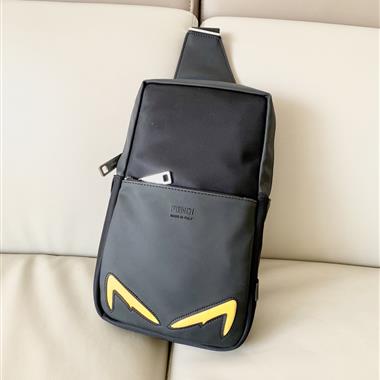 FENDI  2025新款男生時尚包包   尺寸：30-17-6CM