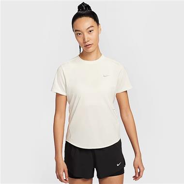 NIKE   2025夏季新款女生短袖T恤