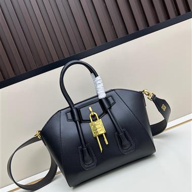 GIVENCHY   2025新款女生時尚包包 尺寸：23*27*13CM