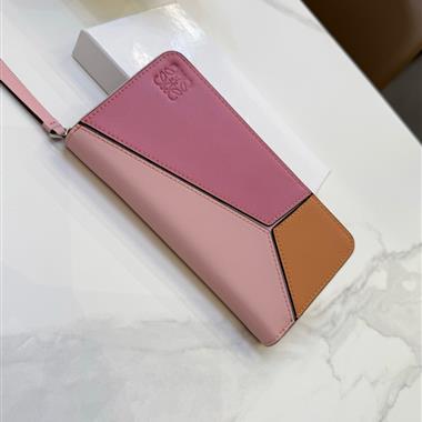 LOEWE   2025新款時尚包包 尺寸：19*10CM