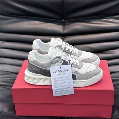 Valentino    2025新款男生休閒時尚鞋子