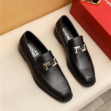 Ferragamo   2025新款男生休閒時尚鞋子