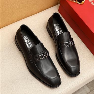 Ferragamo   2025新款男生休閒時尚鞋子