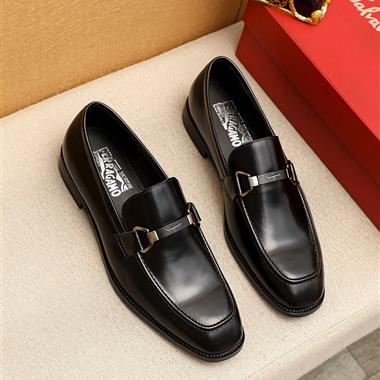 Ferragamo   2025新款男生休閒時尚鞋子