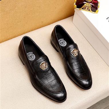VERSACE   2025新款男生休閒時尚鞋子