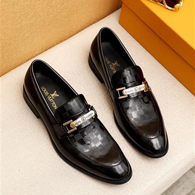 Louis Vuitton   2025新款男生休閒時尚鞋子