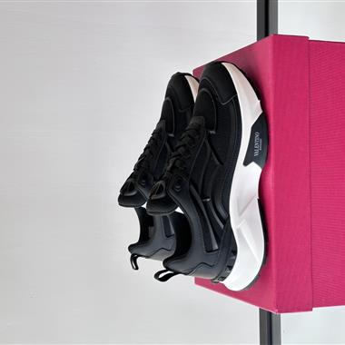 Valentino    2025新款男生休閒時尚鞋子