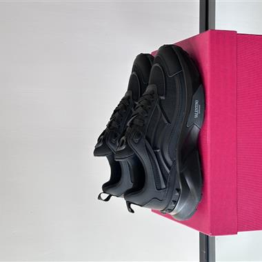 Valentino    2025新款男生休閒時尚鞋子