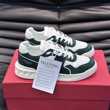 Valentino    2025新款男生休閒時尚鞋子