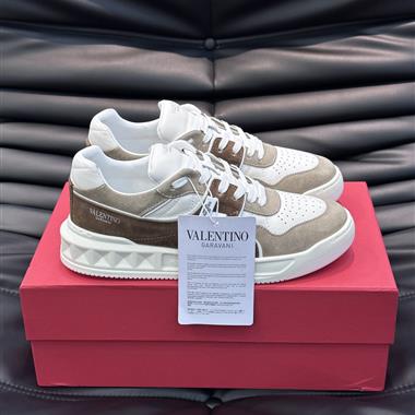Valentino    2025新款男生休閒時尚鞋子