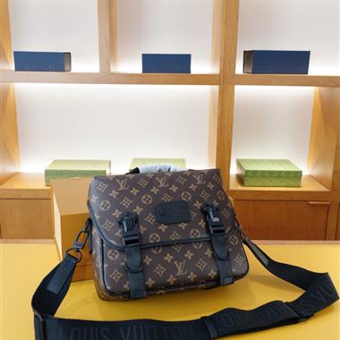 LOUIS VUITTON    2025新款男生時尚包包 尺寸：28x22x10CM