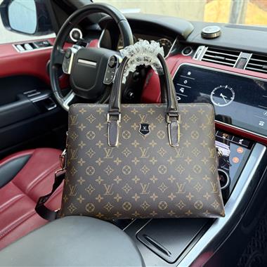 LOUIS VUITTON    2025新款男生時尚包包 尺寸：37x28x7CM