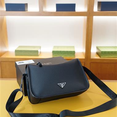 PRADA   2025新款男生時尚包包 尺寸：30x20x13CM