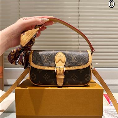 LOUIS VUITTON    2025新款女生時尚包包 尺寸：18*12CM