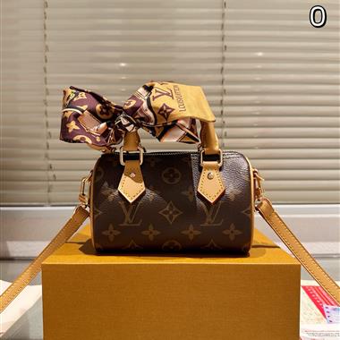 LOUIS VUITTON    2025新款女生時尚包包 尺寸：17*10CM