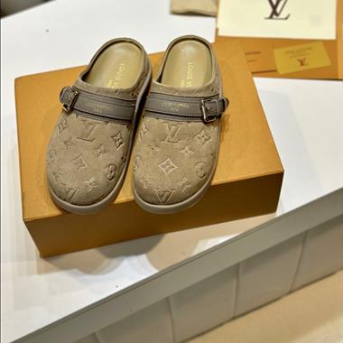 Louis Vuitton   2025新款女生休閒時尚鞋子