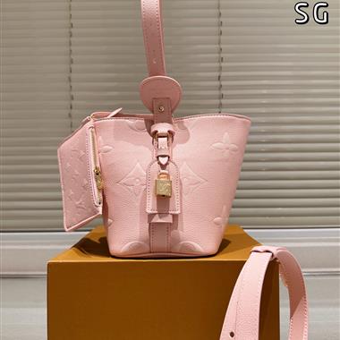LOUIS VUITTON    2025新款女生時尚包包  尺寸：19*18*12CM