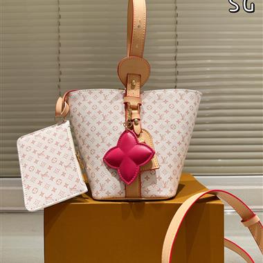 LOUIS VUITTON    2025新款女生時尚包包  尺寸：19*18*12CM