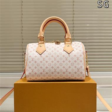 LOUIS VUITTON    2025新款女生時尚包包  尺寸：20*15CM