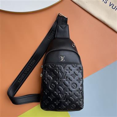 LOUIS VUITTON    2025新款時男生時尚包包   尺寸：30×17×5CM