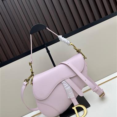 DIOR   2025新款時女生時尚包包   尺寸：25.5 x 20 x 6.5CM