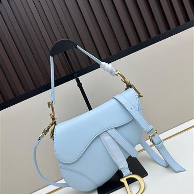 DIOR   2025新款時女生時尚包包   尺寸：25.5 x 20 x 6.5CM