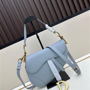 DIOR   2025新款時女生時尚包包   尺寸：25.5 x 20 x 6.5CM