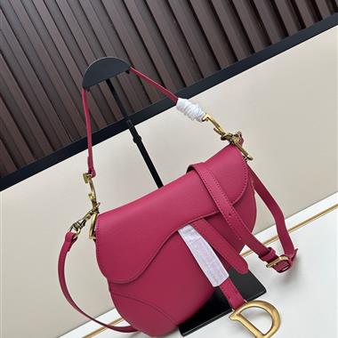 DIOR   2025新款時女生時尚包包   尺寸：25.5 x 20 x 6.5CM